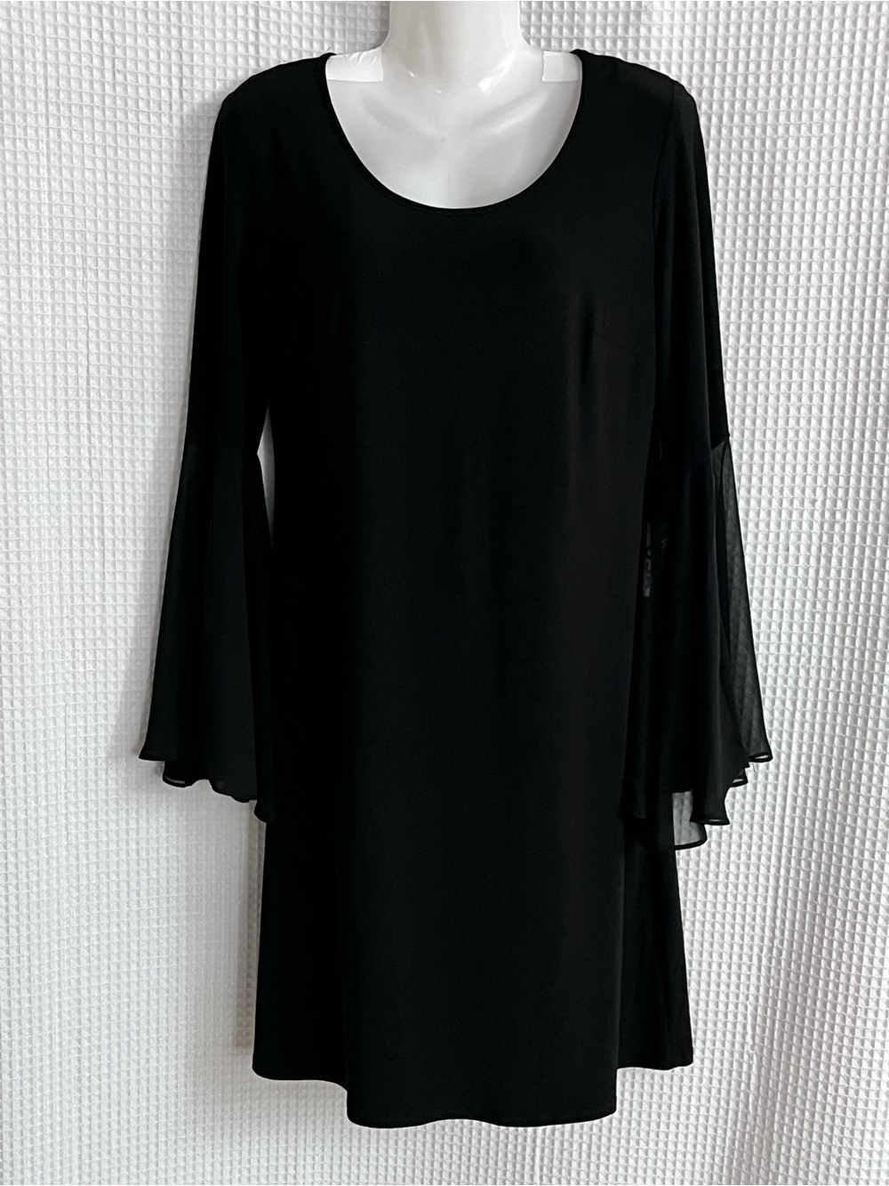 R&M Richards Black Long-Sleeve Bell-Sleeve Dress size 8